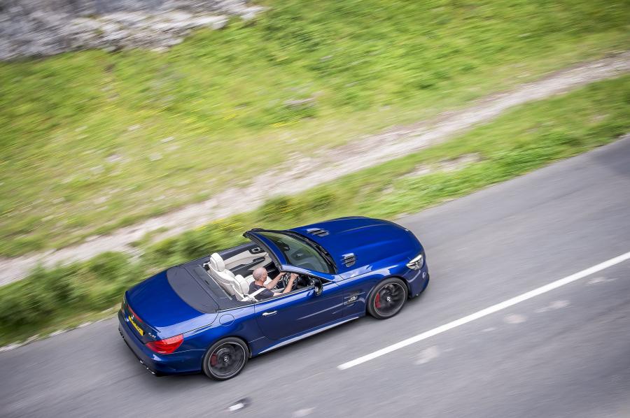  Mercedes-AMG SL63 2016 года  (UK) (фото 9 из 30)